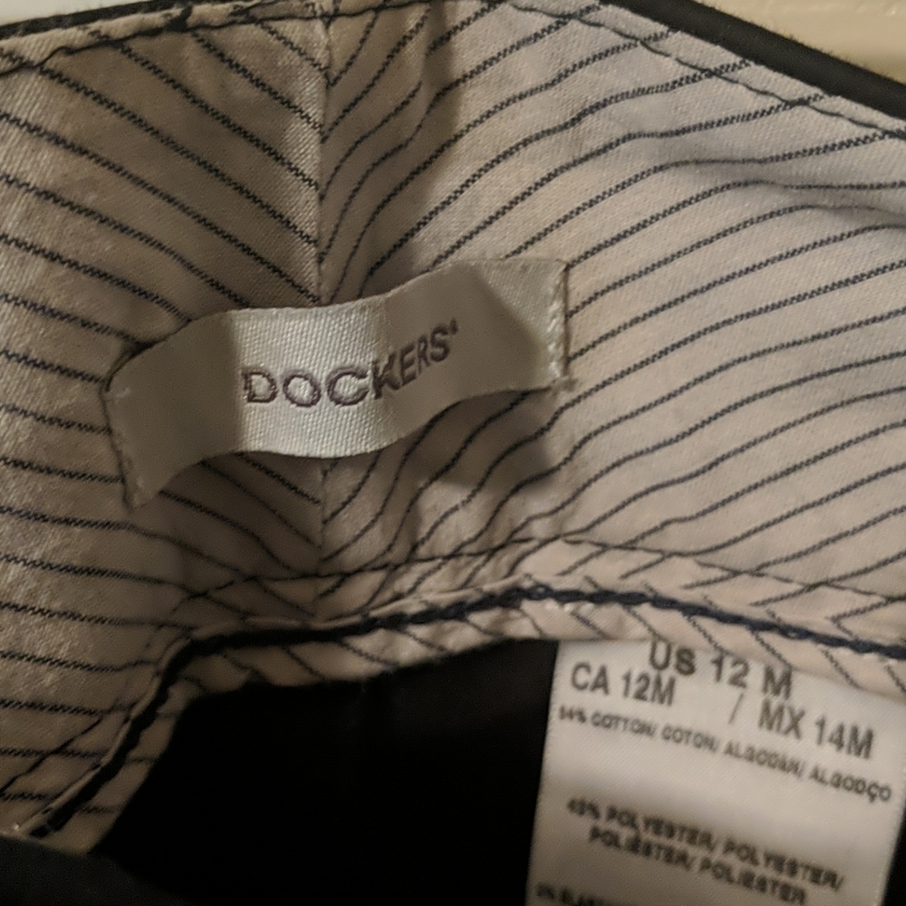 Dockers - Picture 3 of 3